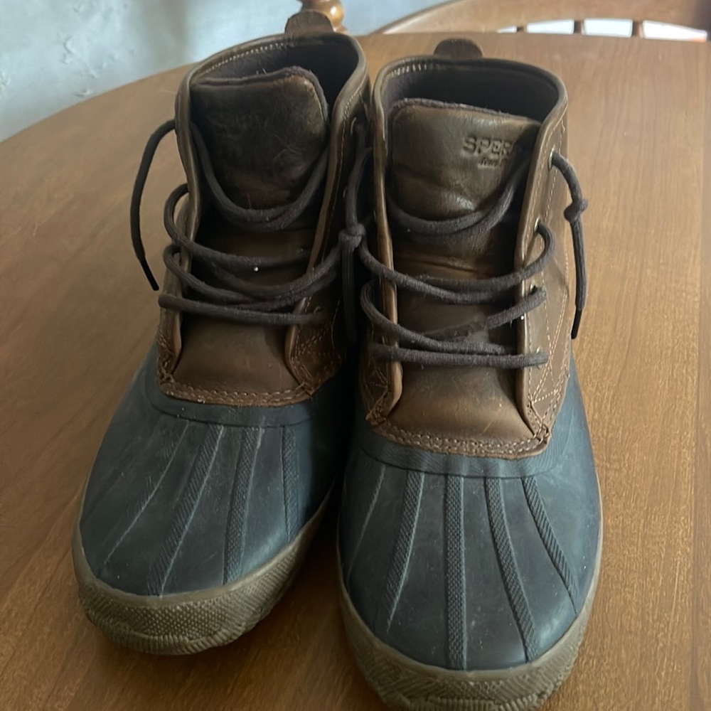 Speedy rain boots